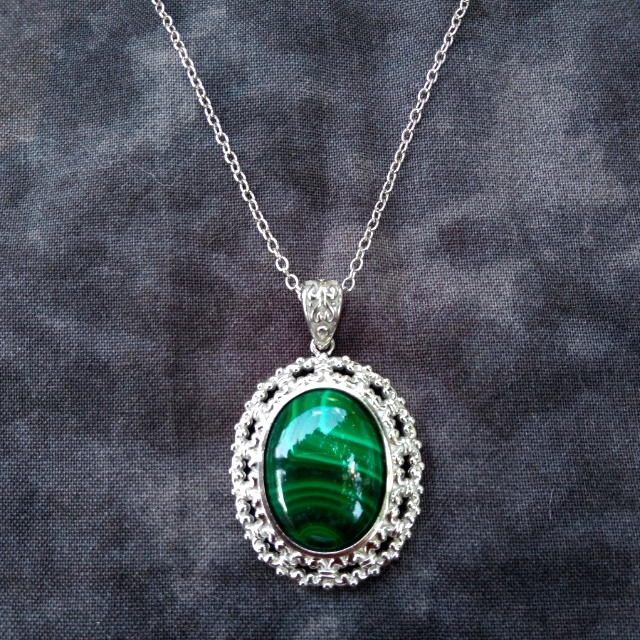 Earth Mined Malachite Oval Pendant Necklace With Magnet In Platinum Over Copper 21$